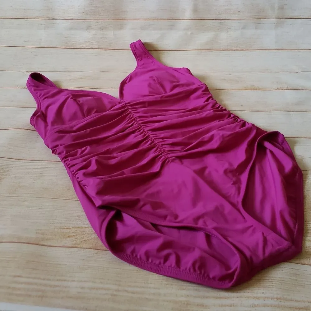 Coco Reef Contours Solitaire V-neck Bra Sized One-Piece Swimsuit in Orchid - Picture 6 of 16